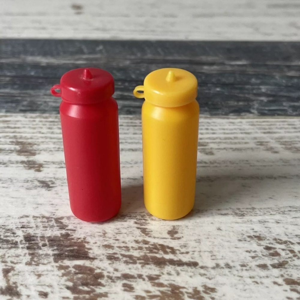 American Girl of Today Doll BIRTHDAY COOKOUT Set - Ketchup & Mustard Only 1996